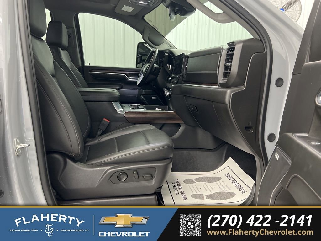 Used 2024 GMC Sierra 2500 SLT w/ SLT Premium Package image 15