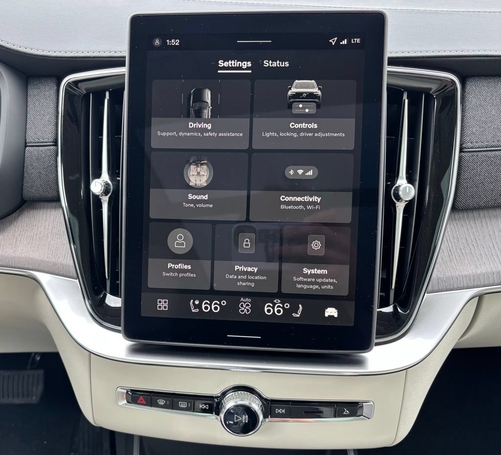 New 2026 Volvo XC90 B6 Ultra w/ Protection Package AWD/4WD image 12