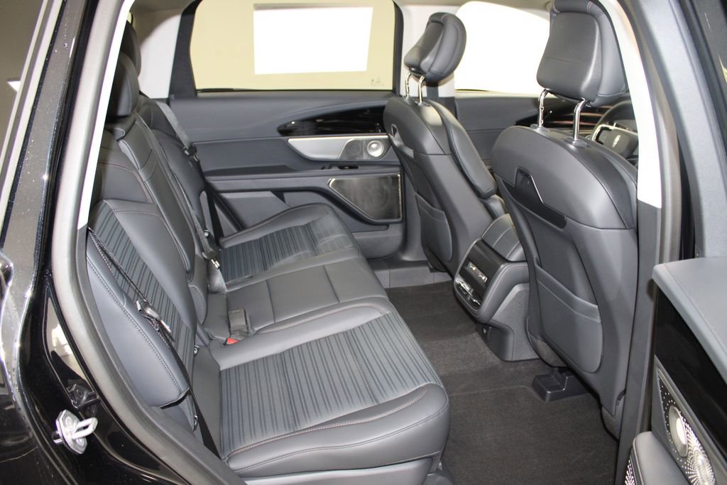 New 2026 Lincoln Nautilus Reserve image 31