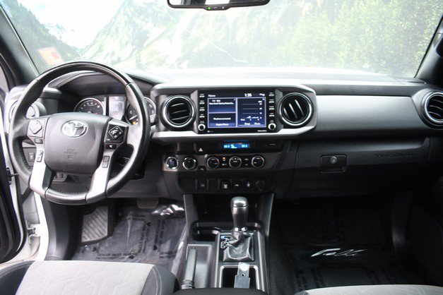 Certified 2022 Toyota Tacoma TRD Off-Road image 18