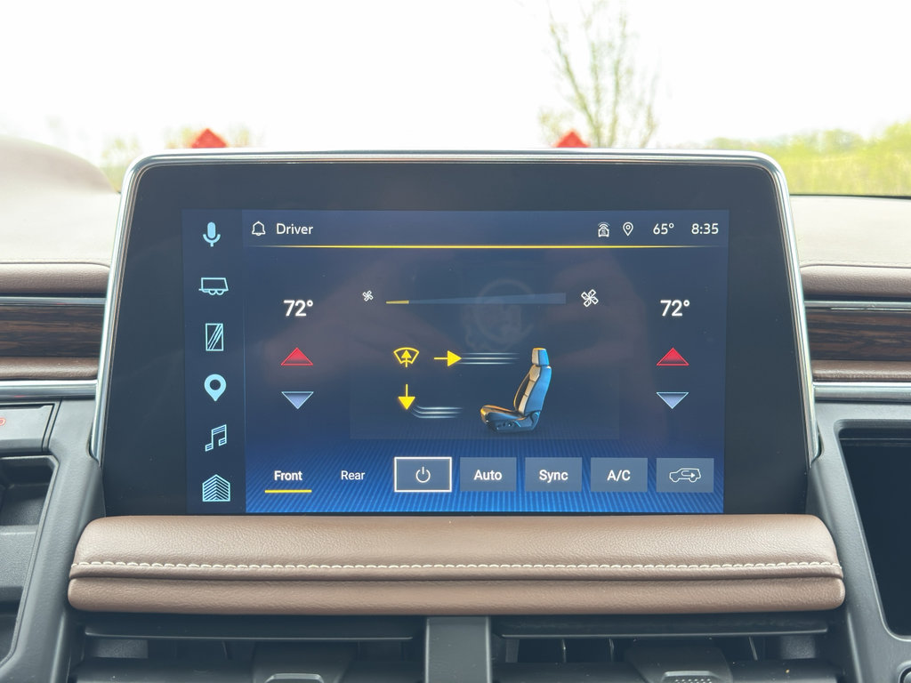 Used 2023 Chevrolet Suburban High Country AWD/4WD image 27