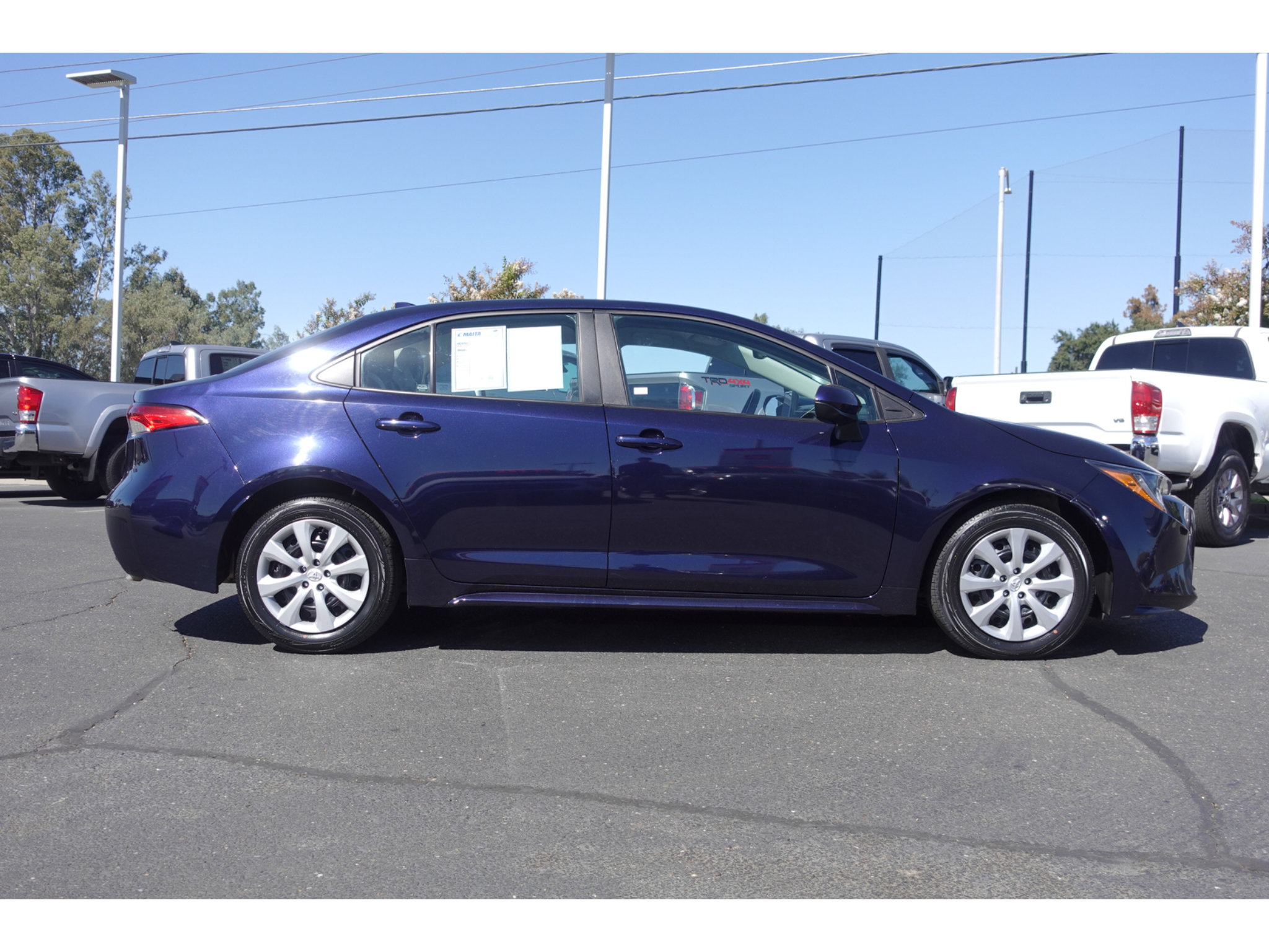 Used 2025 Toyota Corolla LE FWD image 2