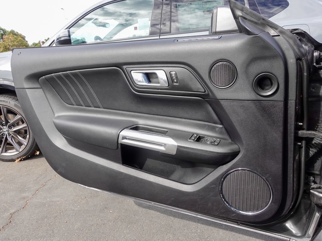 Used 2018 Ford Mustang Premium RWD image 18