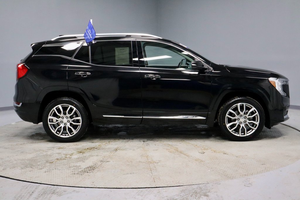 Used 2022 GMC Terrain Denali w/ Denali Premium Package image 12