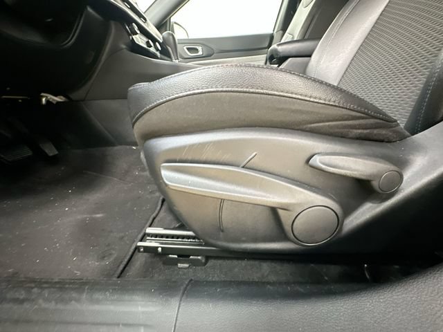 Used 2024 Jeep Compass Latitude AWD/4WD image 15