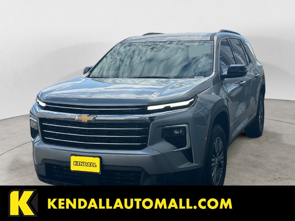 Certified 2026 Chevrolet Traverse LT AWD/4WD image 1
