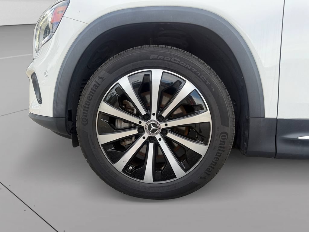 Used 2023 Mercedes-Benz GLB 250 w/ Premium Package image 32