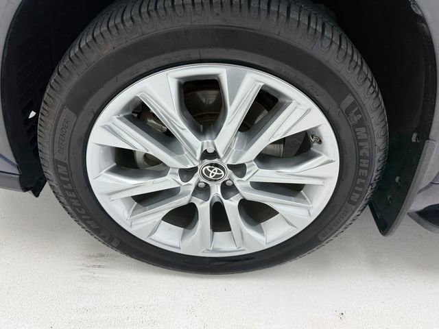 Used 2021 Toyota Highlander Limited FWD image 7