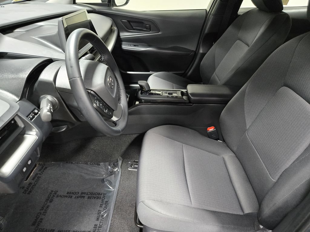 Used 2024 Toyota Prius LE AWD/4WD image 9