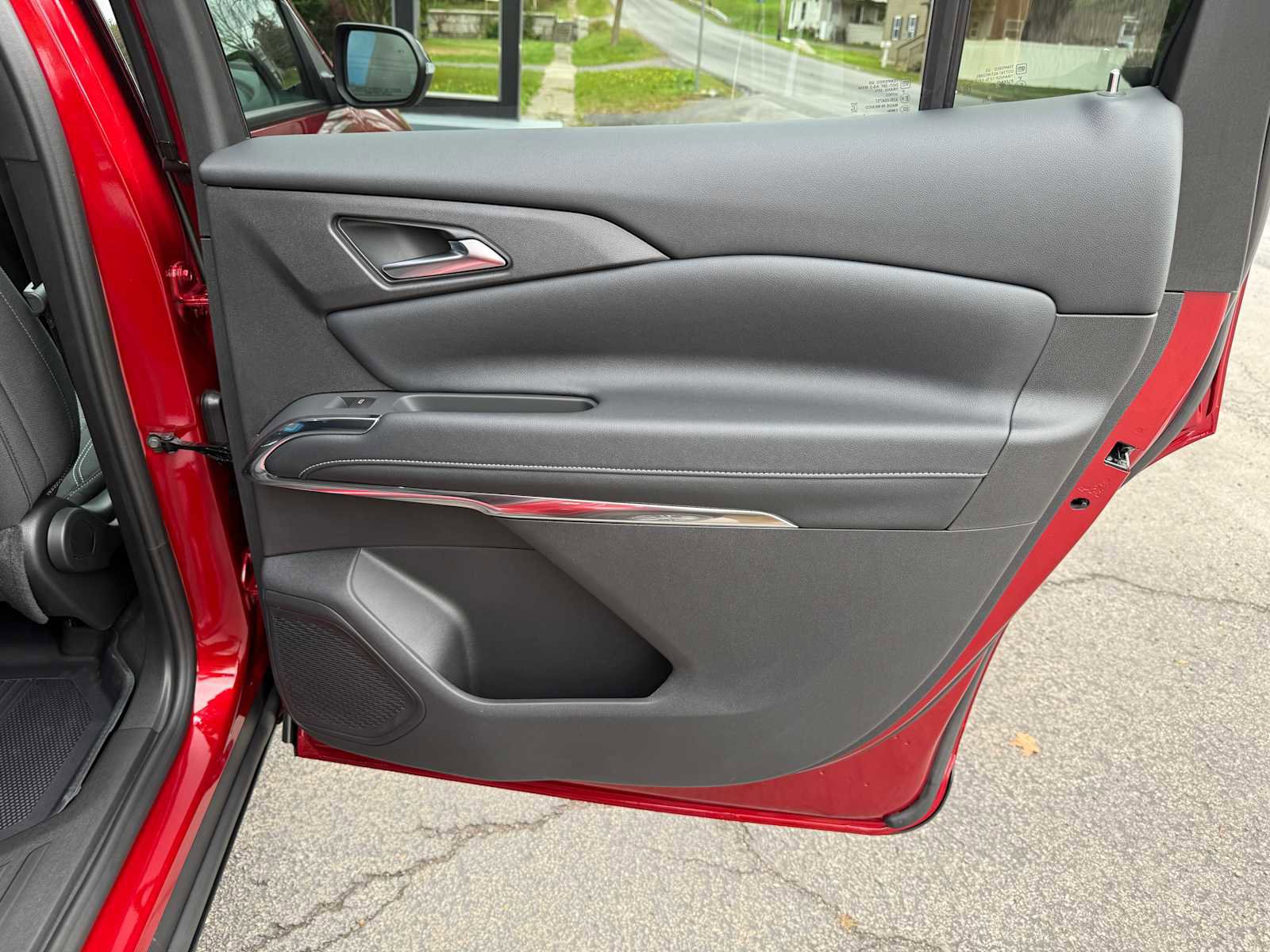 New 2026 Chevrolet Traverse LT w/ LPO, Floor Liner Package image 31