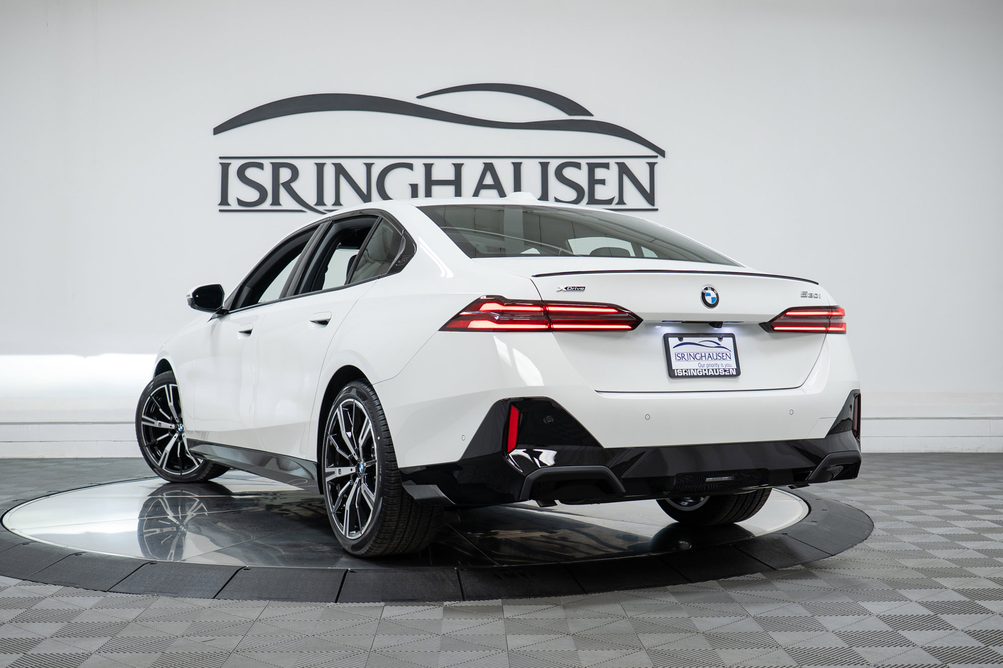 New 2026 BMW 530i xDrive w/ M Sport Package image 28