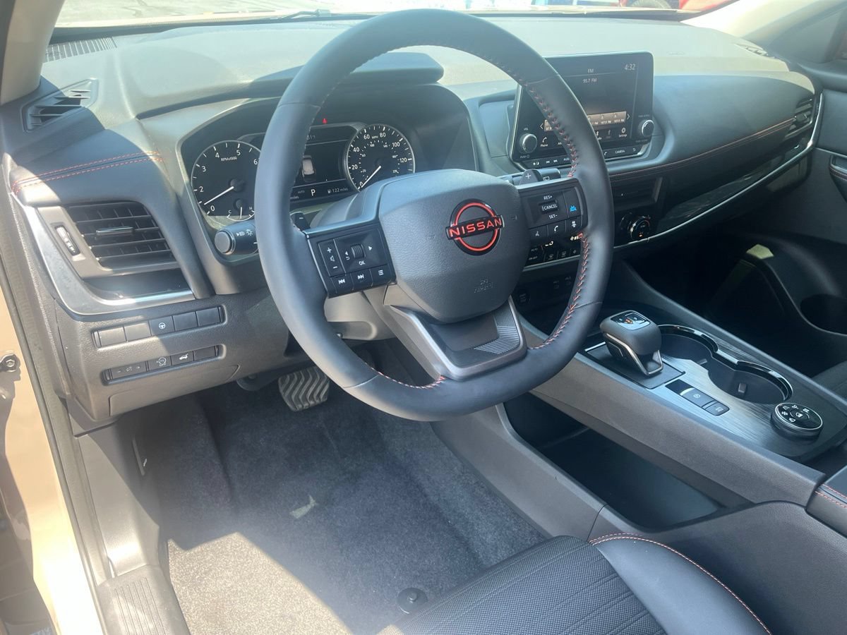 Used 2026 Nissan Rogue SV AWD/4WD image 16