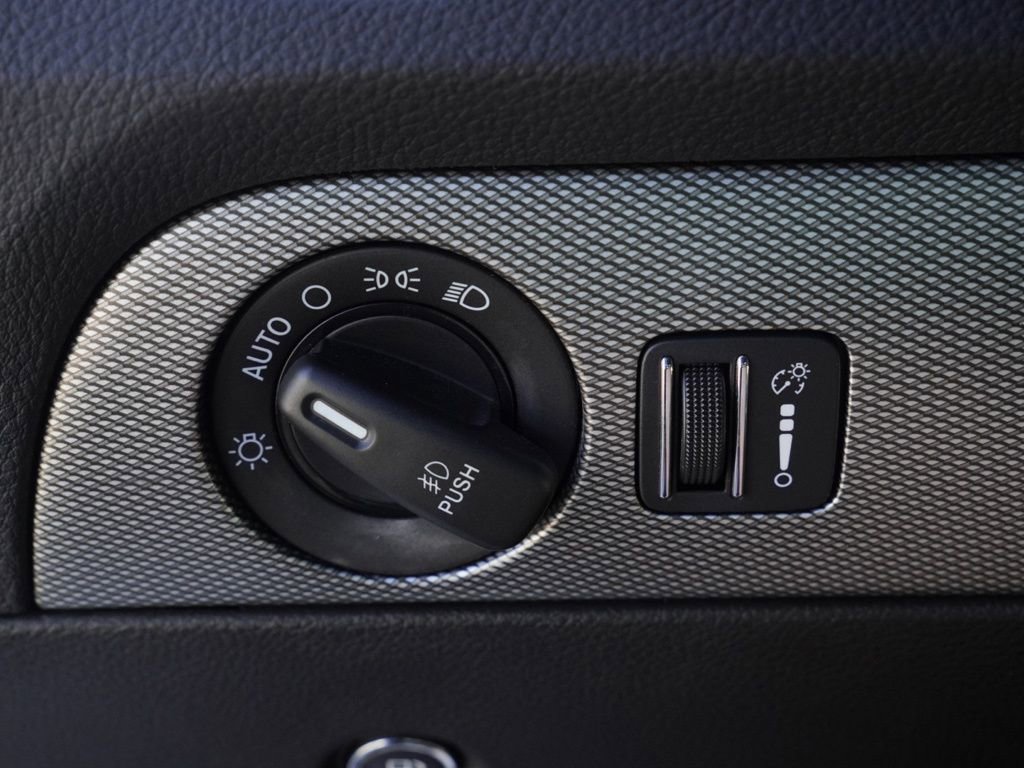 Used 2018 Dodge Durango R/T w/ Technology Group image 13