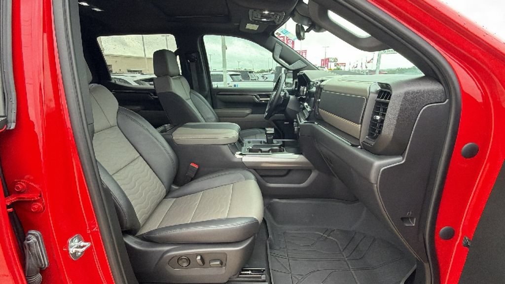Used 2023 Chevrolet Silverado 1500 ZR2 w/ Technology Package AWD/4WD image 31