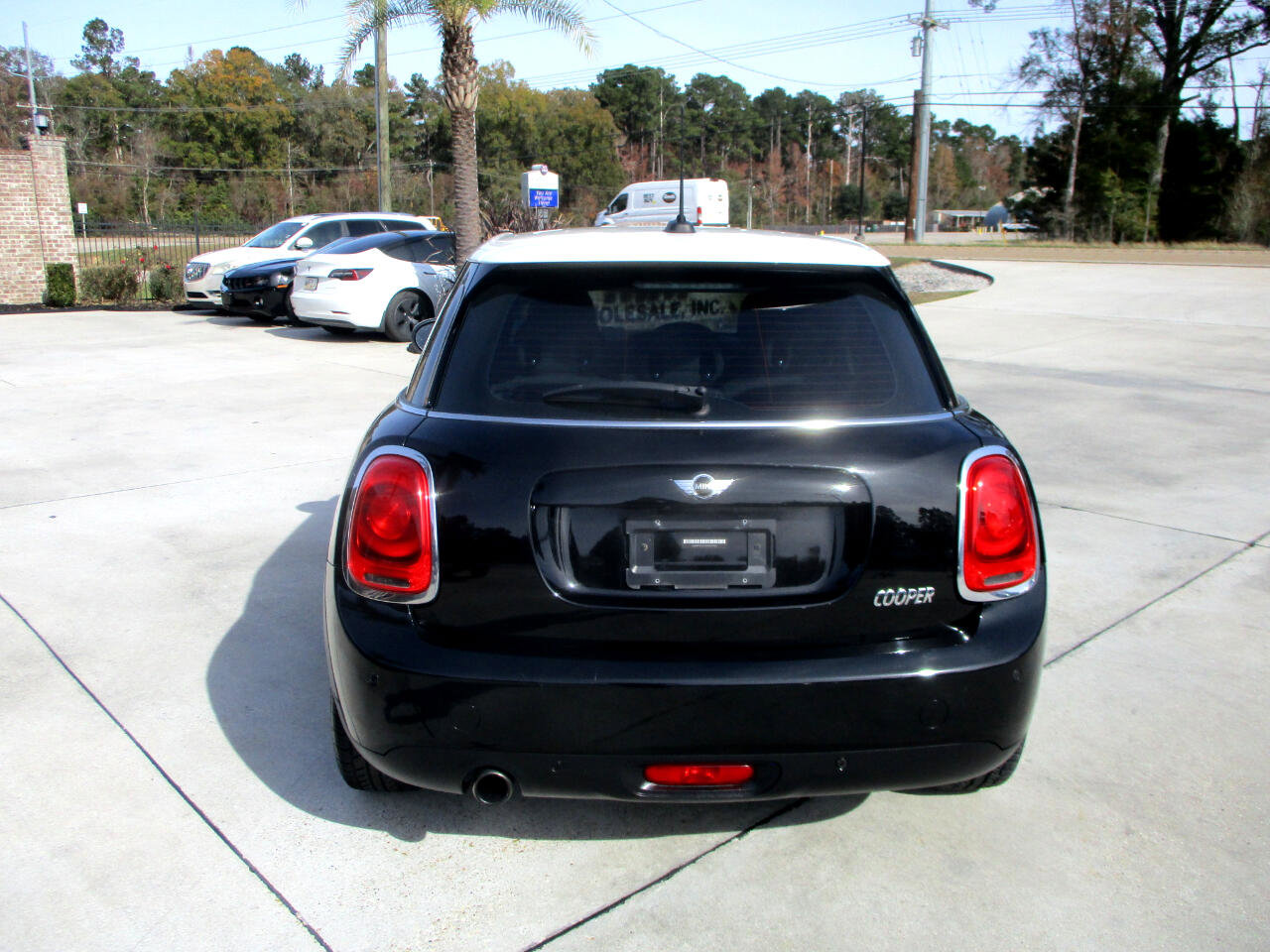 Used 2017 MINI Cooper 4-Door Hardtop image 27