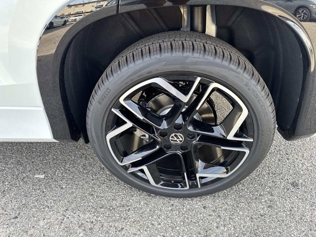 New 2026 Volkswagen Tiguan SEL R-Line image 5
