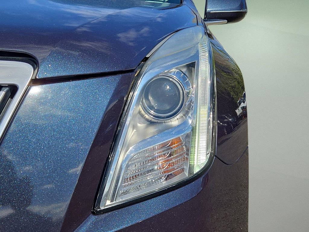 Used 2013 Cadillac XTS Luxury w/ Driver Awareness Package FWD image 9