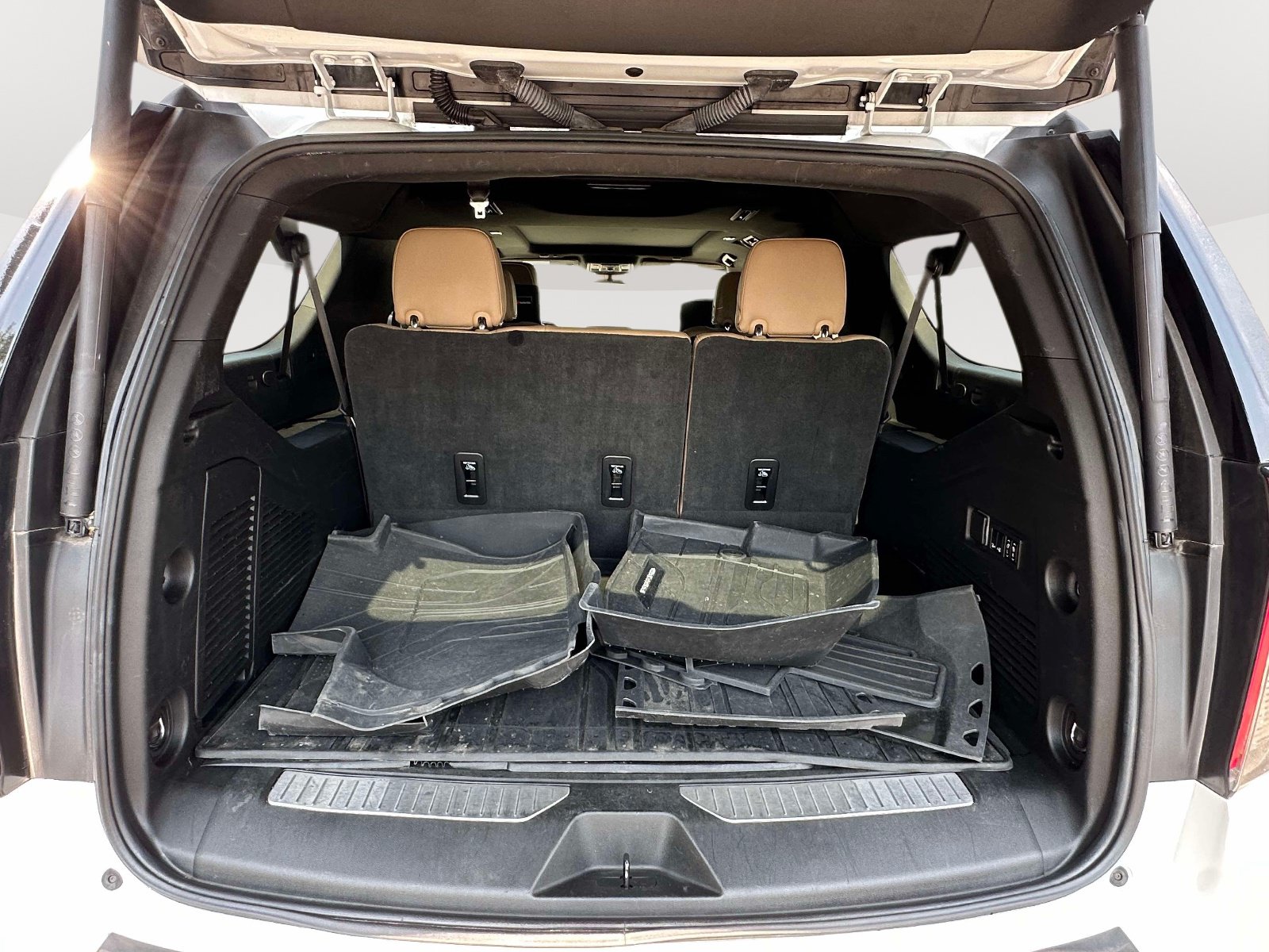 Used 2023 Chevrolet Suburban Premier w/ Premium Package AWD/4WD image 35