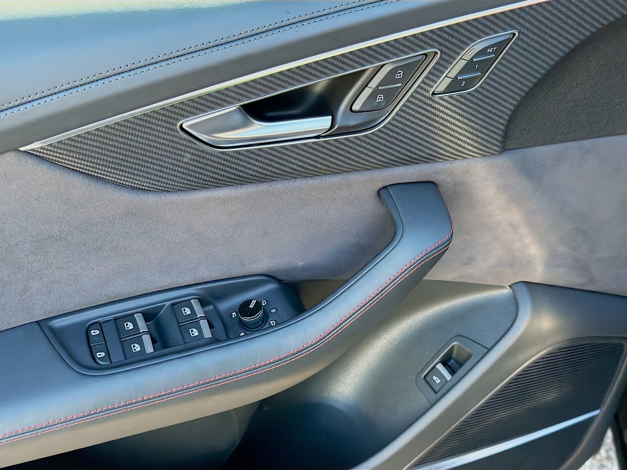 Used 2024 Audi RS Q8 w/ Black Optic Package image 22