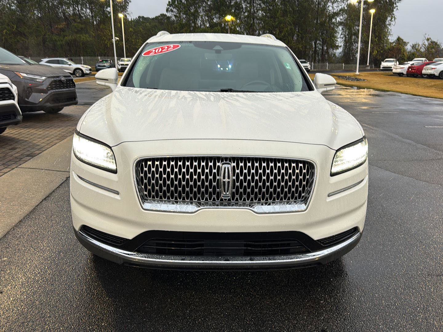 Used 2022 Lincoln Nautilus FWD w/ Premium Package image 7