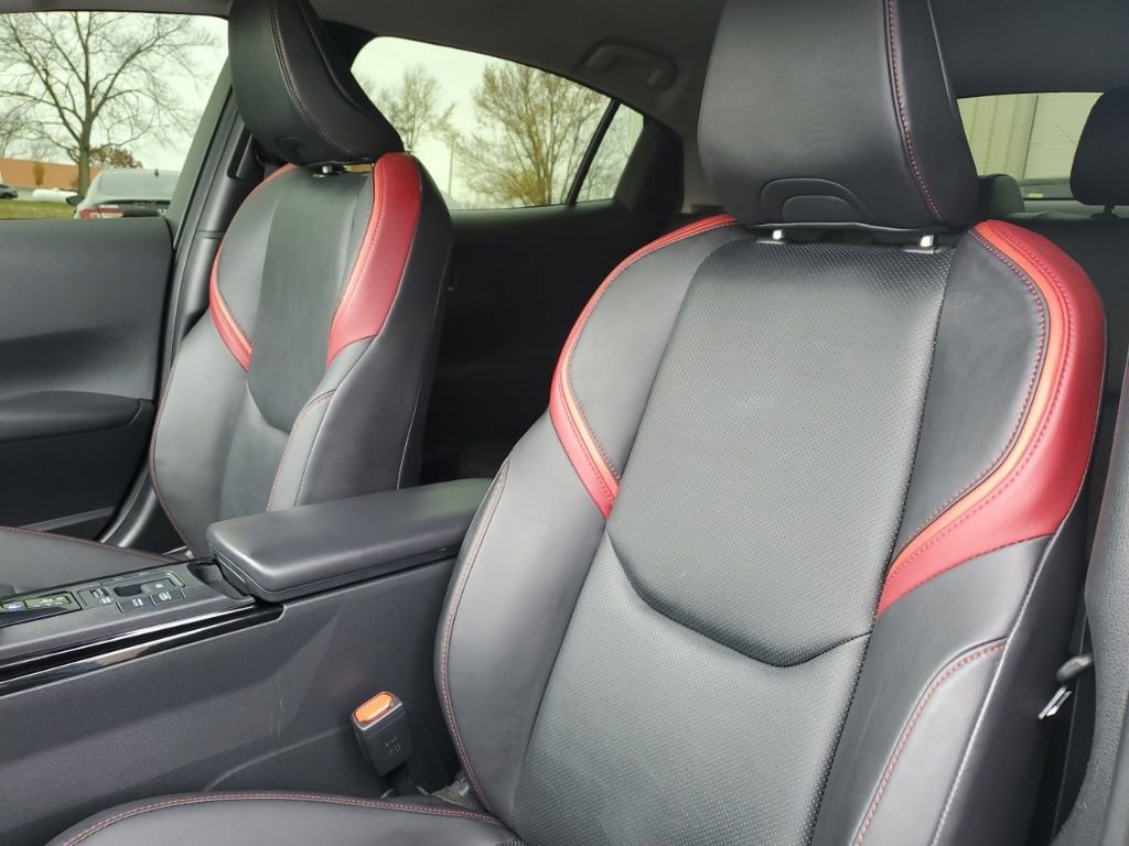 Used 2024 Toyota Prius Prime XSE image 30