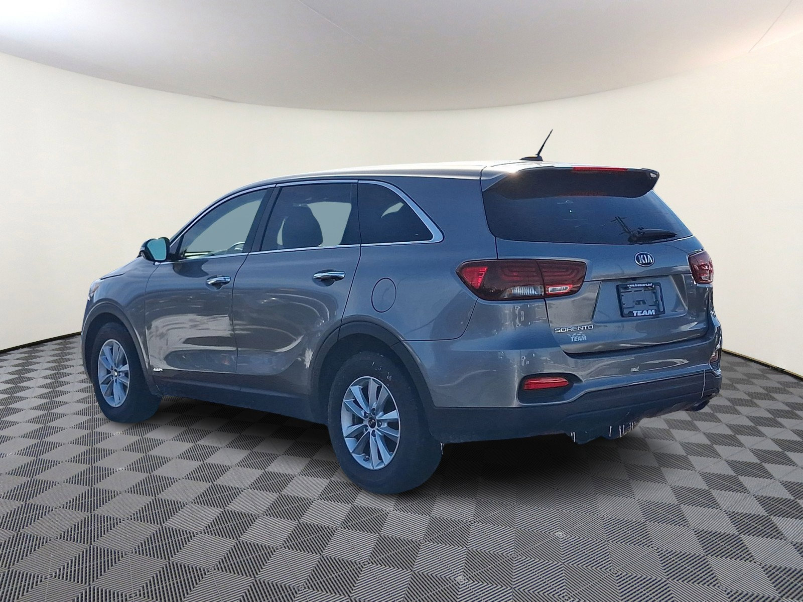 Used 2019 Kia Sorento AWD V6 image 4