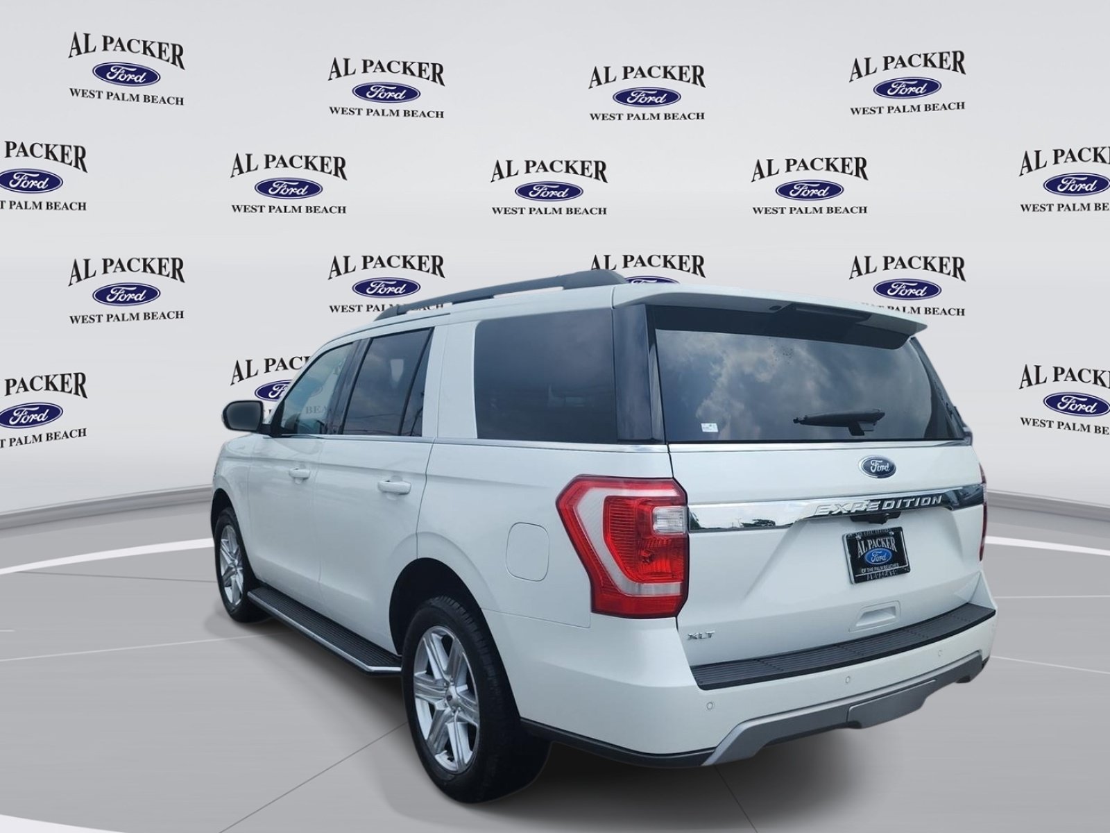 Certified 2020 Ford Expedition XLT w/ Equipment Group 202A RWD image 3