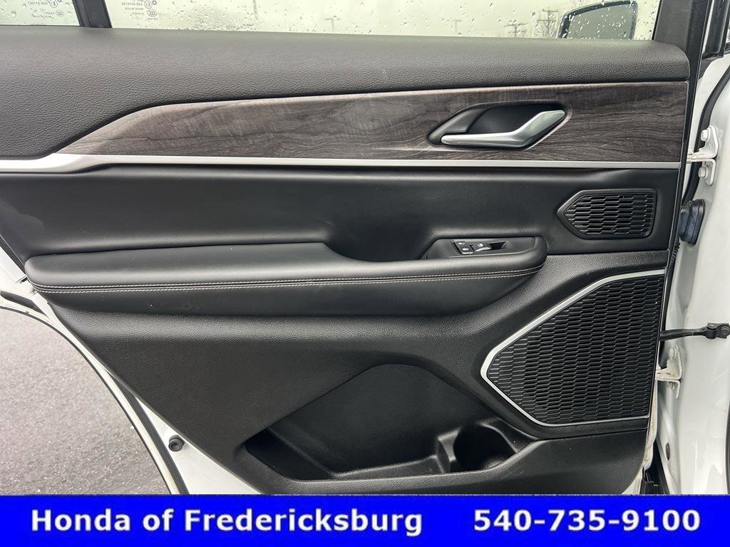 Used 2021 Jeep Grand Cherokee L Limited w/ Trailer Tow Group (B) image 31