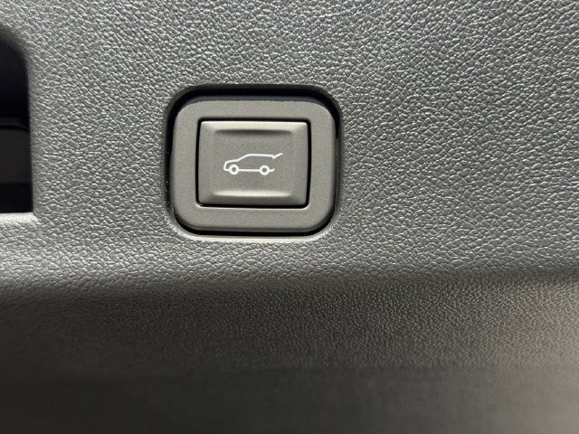 New 2027 Chevrolet Traverse Z71 w/ Enhanced Driving Package AWD/4WD image 16