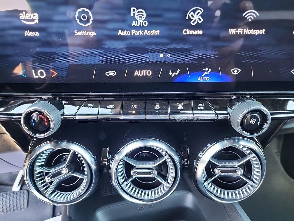 New 2025 Chevrolet Blazer EV LT w/ Super Cruise Package AWD/4WD image 19