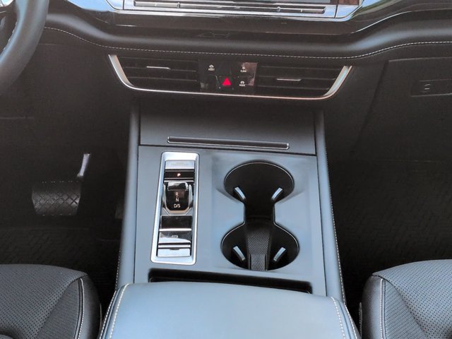 Used 2024 Volkswagen Atlas SE FWD image 18