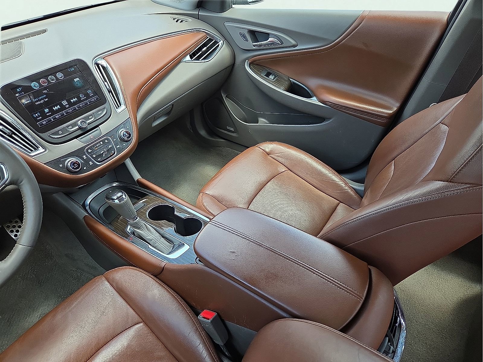 Used 2017 Chevrolet Malibu Premier FWD image 12