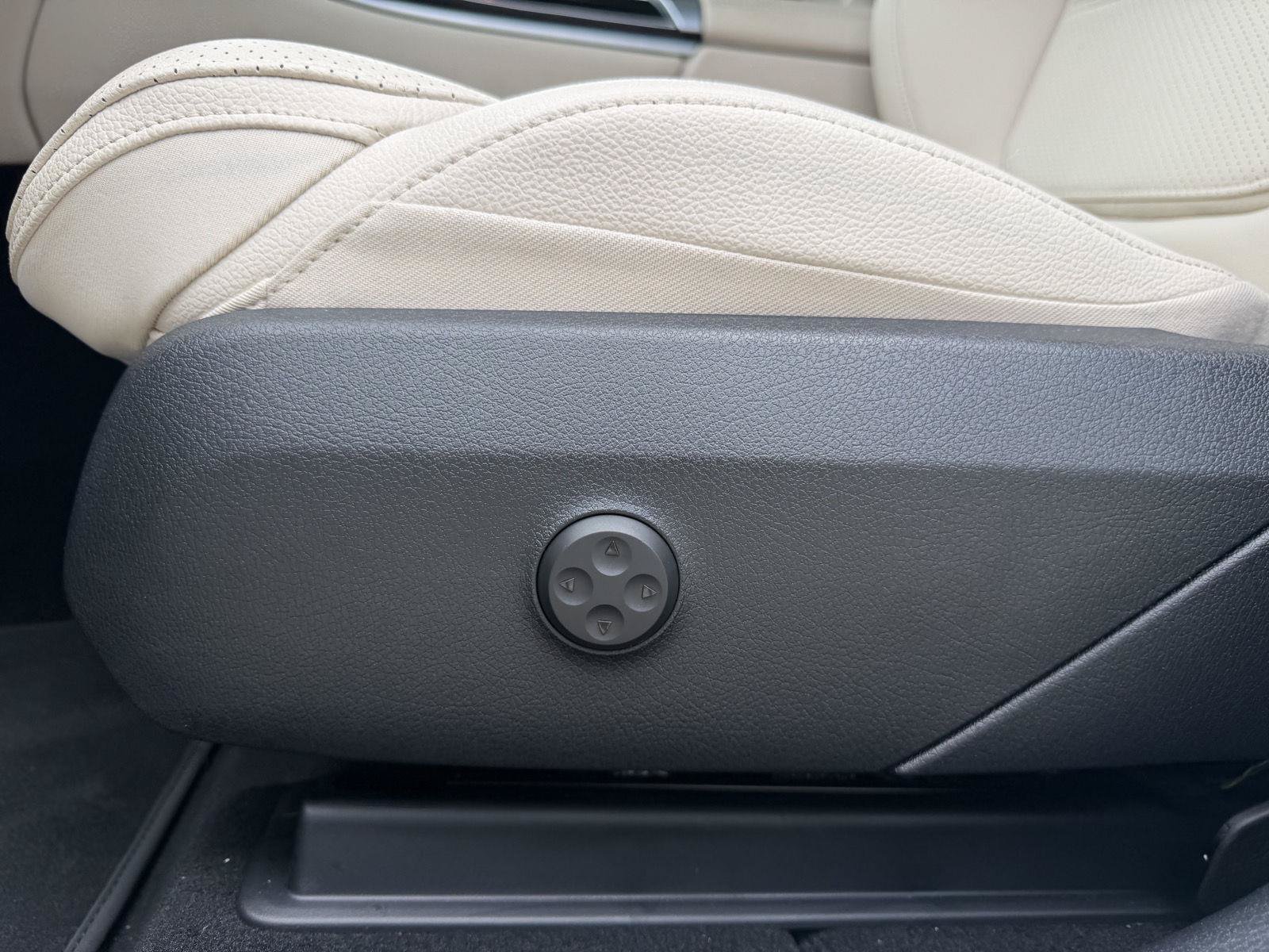 Certified 2026 Mercedes-Benz GLC 300 4MATIC image 7