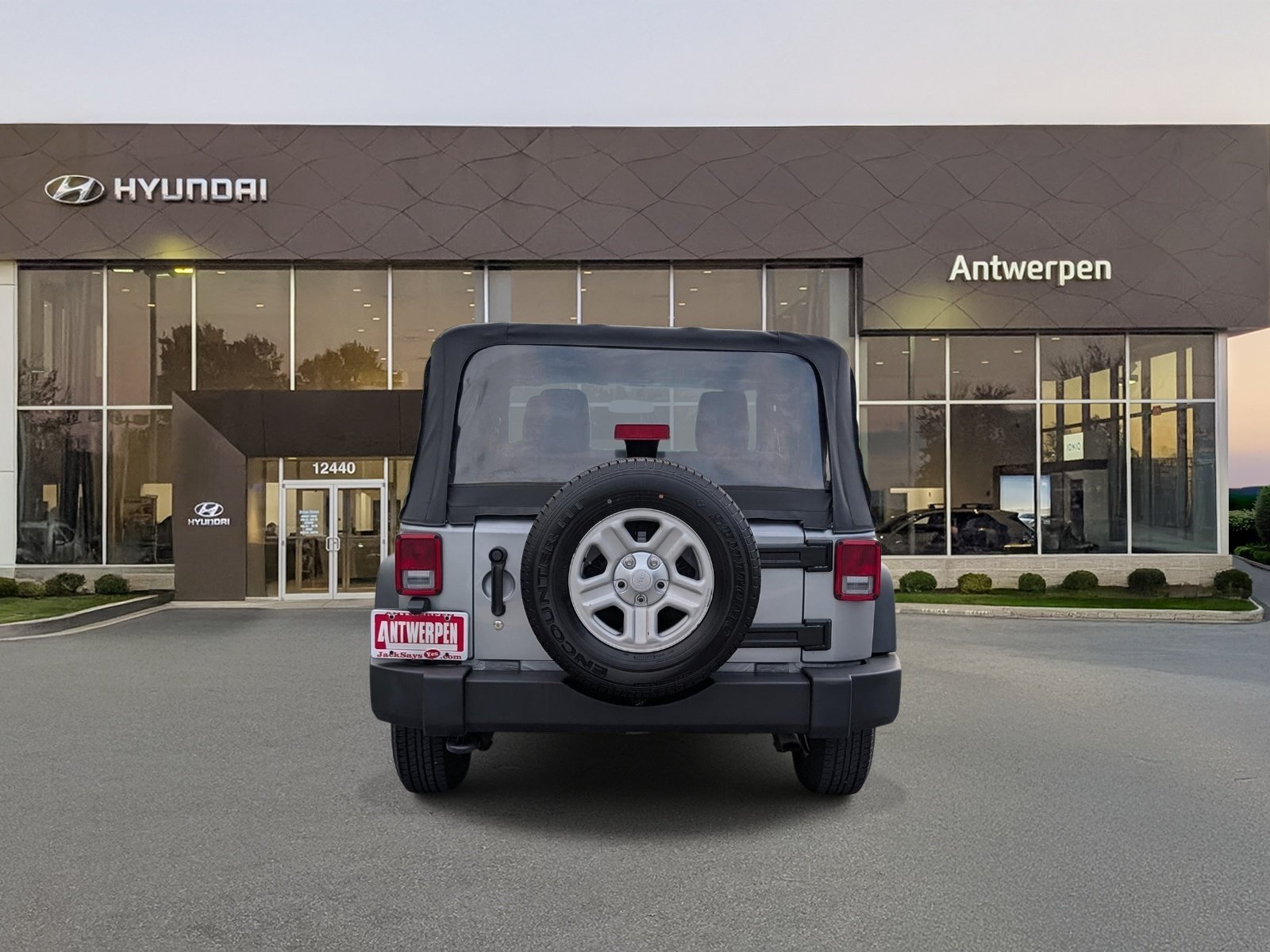 Used 2018 Jeep Wrangler Sport AWD/4WD image 4