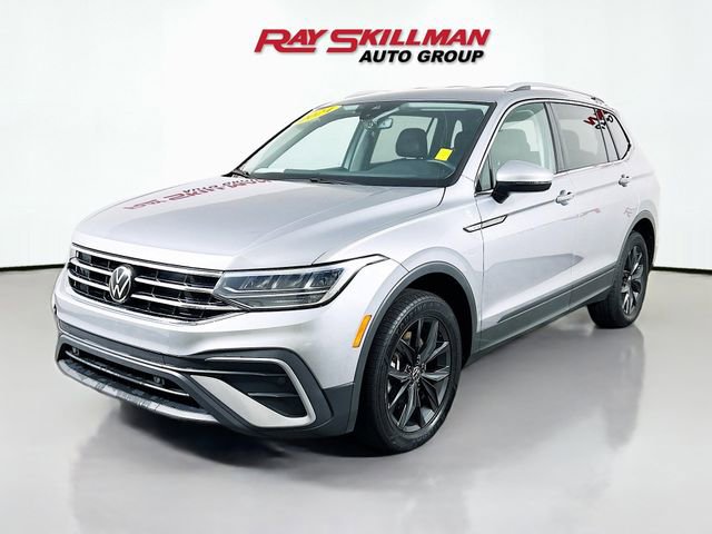 Used 2024 Volkswagen Tiguan SE image 3