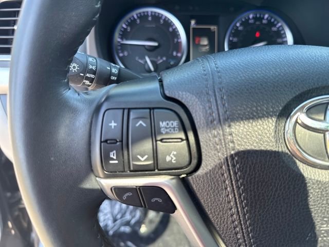 Used 2019 Toyota Highlander XLE image 23