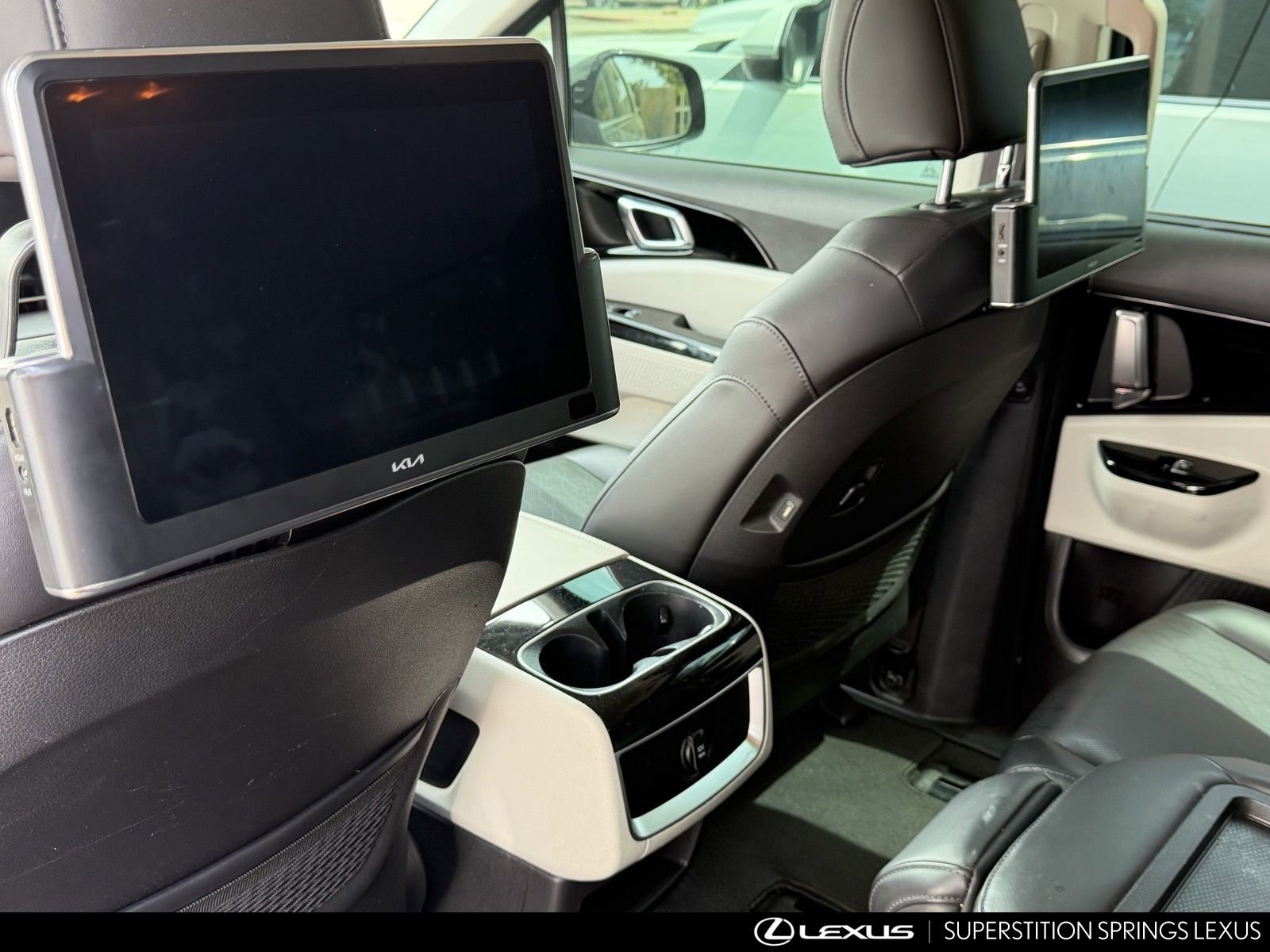 Used 2022 Kia Carnival EX FWD image 12