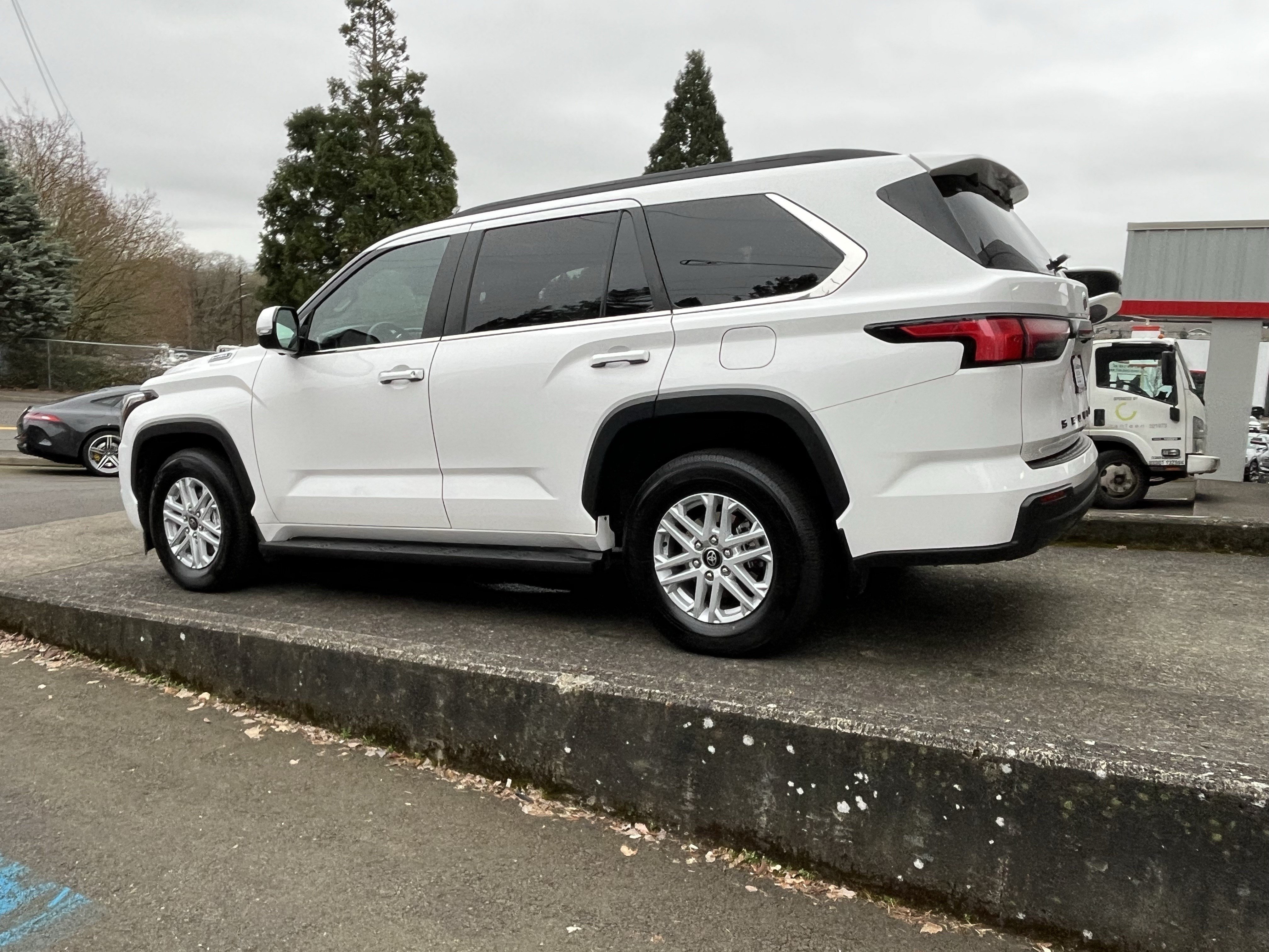 Certified 2025 Toyota Sequoia SR5 AWD/4WD image 6