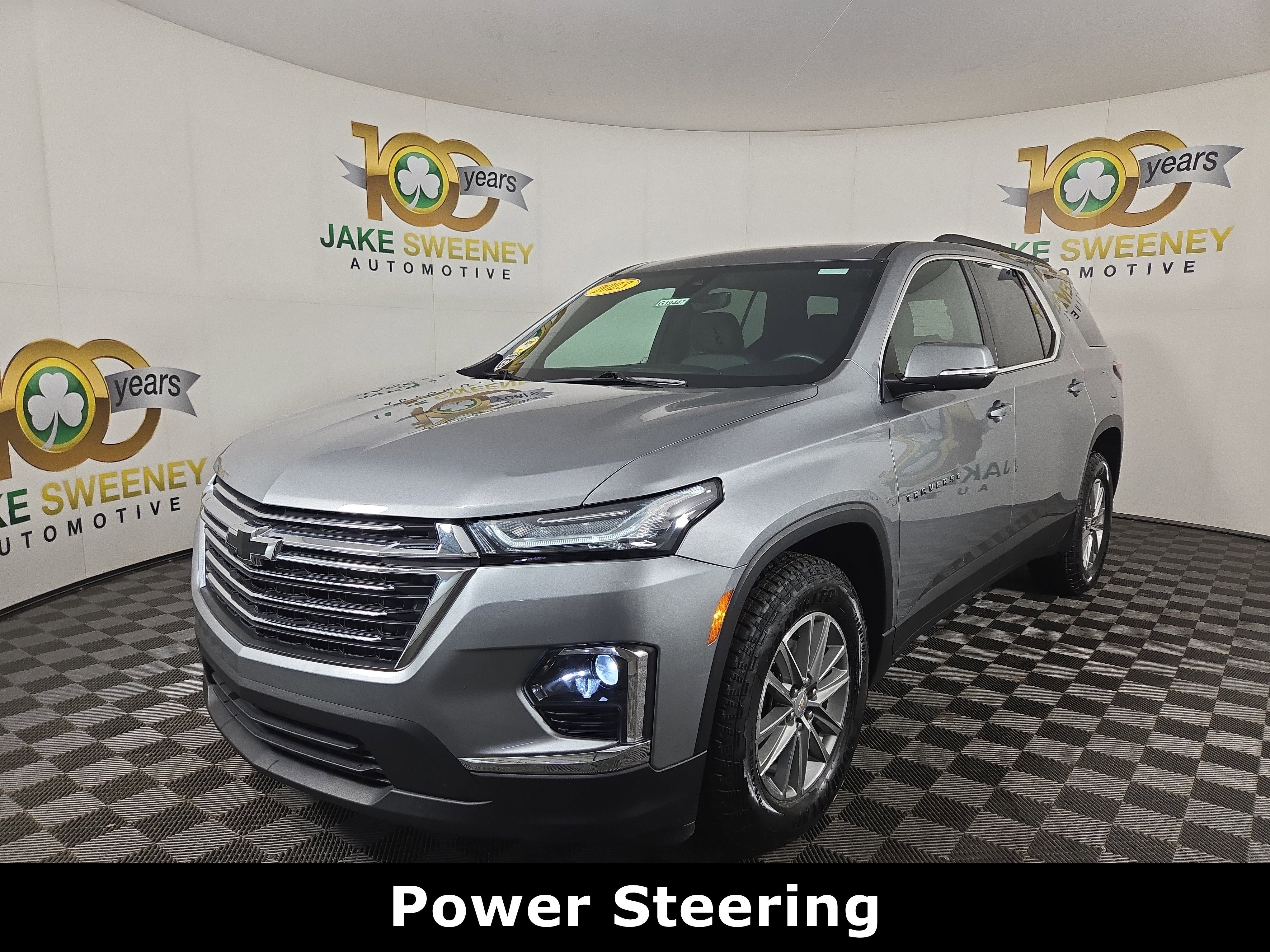 Certified 2023 Chevrolet Traverse LT w/ Rear Camera Mirror Package image 3