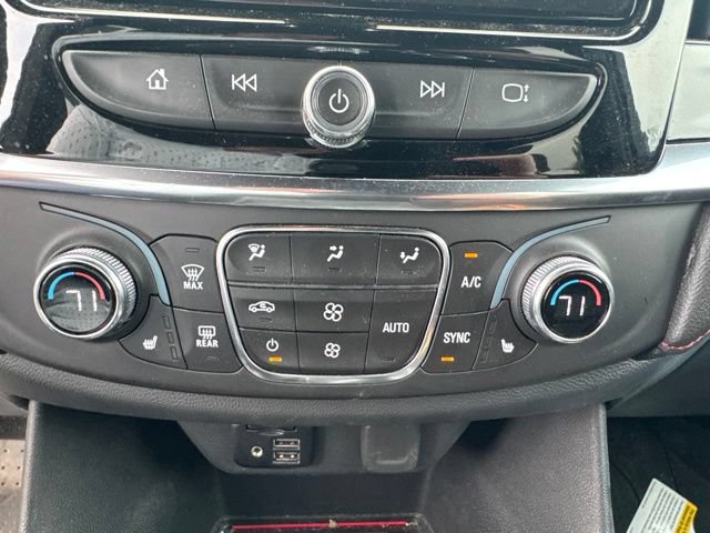 Used 2023 Chevrolet Traverse RS FWD image 23