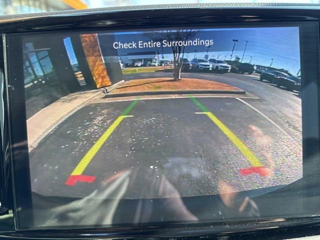 Used 2024 Chrysler Pacifica Touring-L image 18