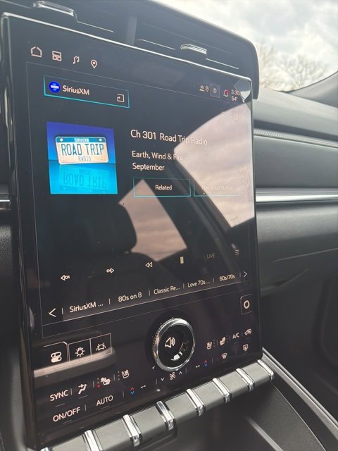 Used 2026 GMC Terrain Elevation w/ Elevation Premium Package image 13