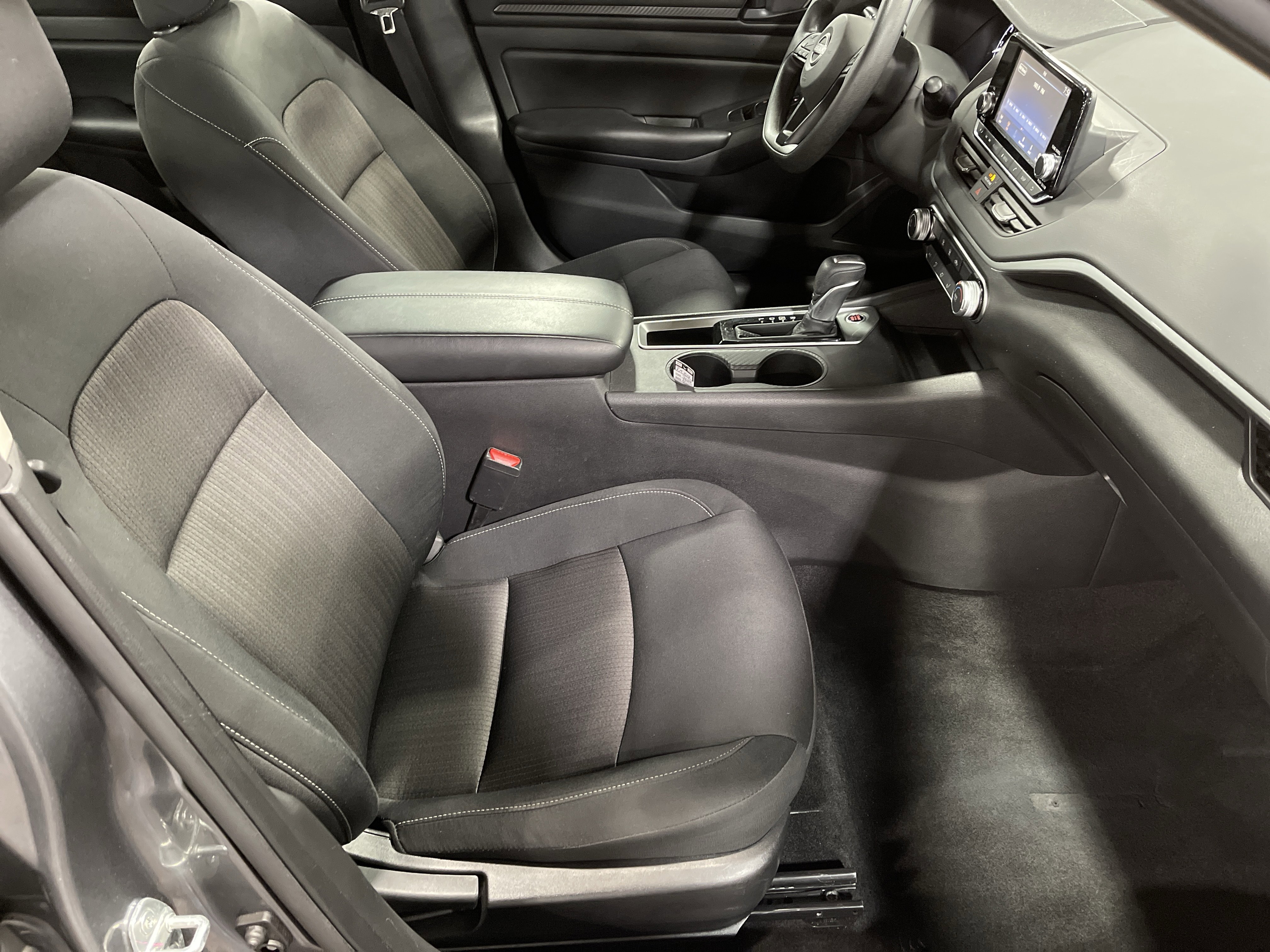 Used 2024 Nissan Altima 2.5 S image 13