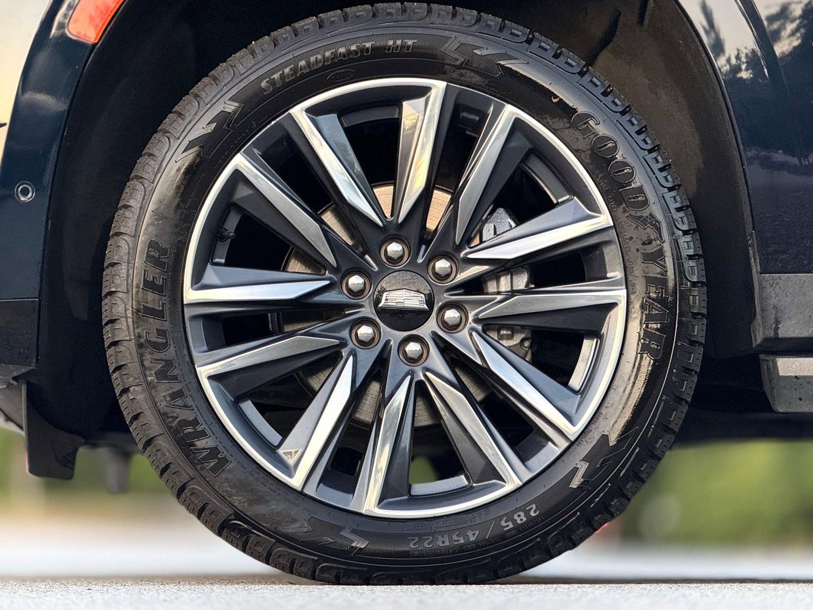 Used 2023 Cadillac Escalade ESV Sport image 17