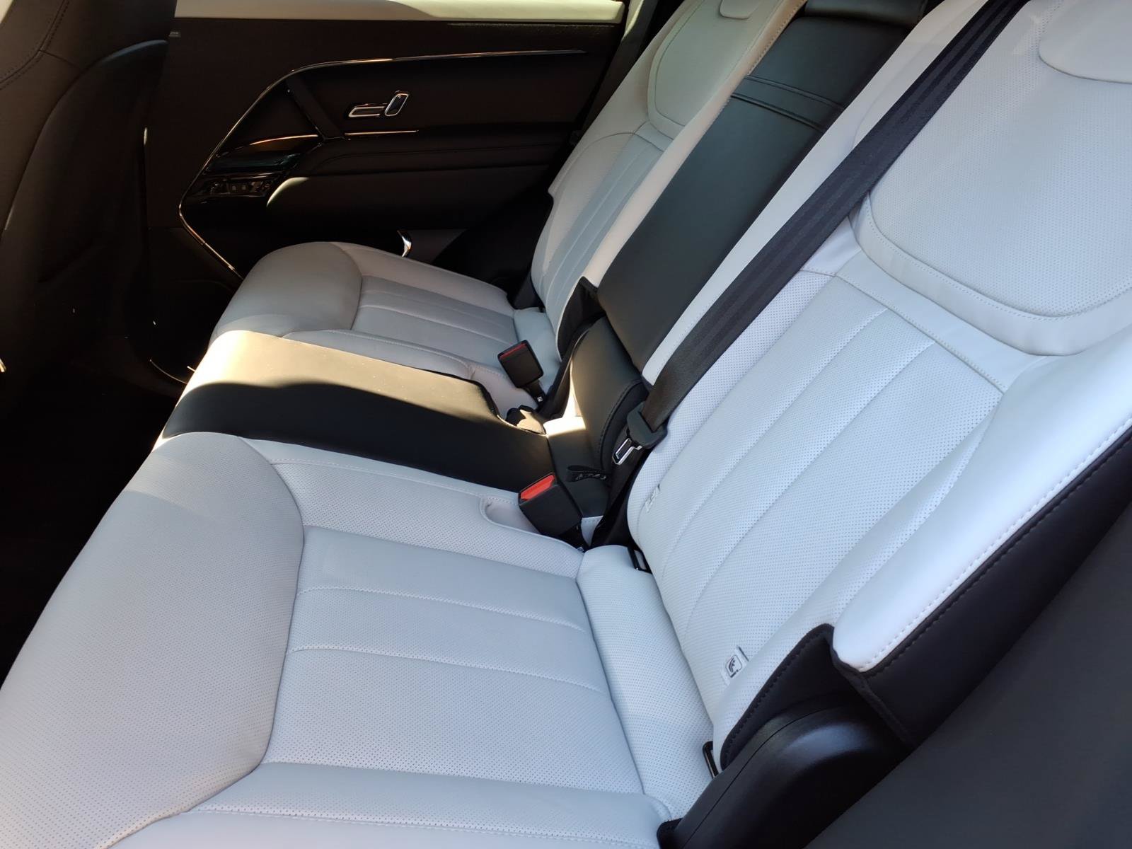 New 2027 Land Rover Range Rover Sport Dynamic SE AWD/4WD image 5