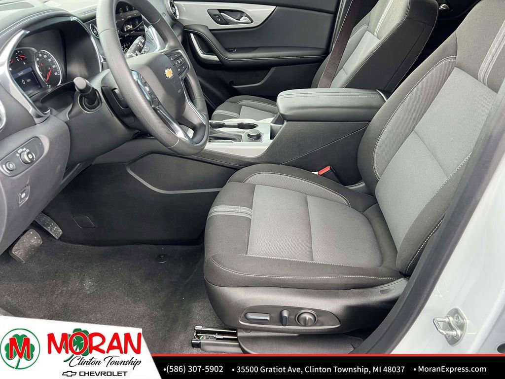 Certified 2024 Chevrolet Blazer LT w/ Convenience Package FWD image 17