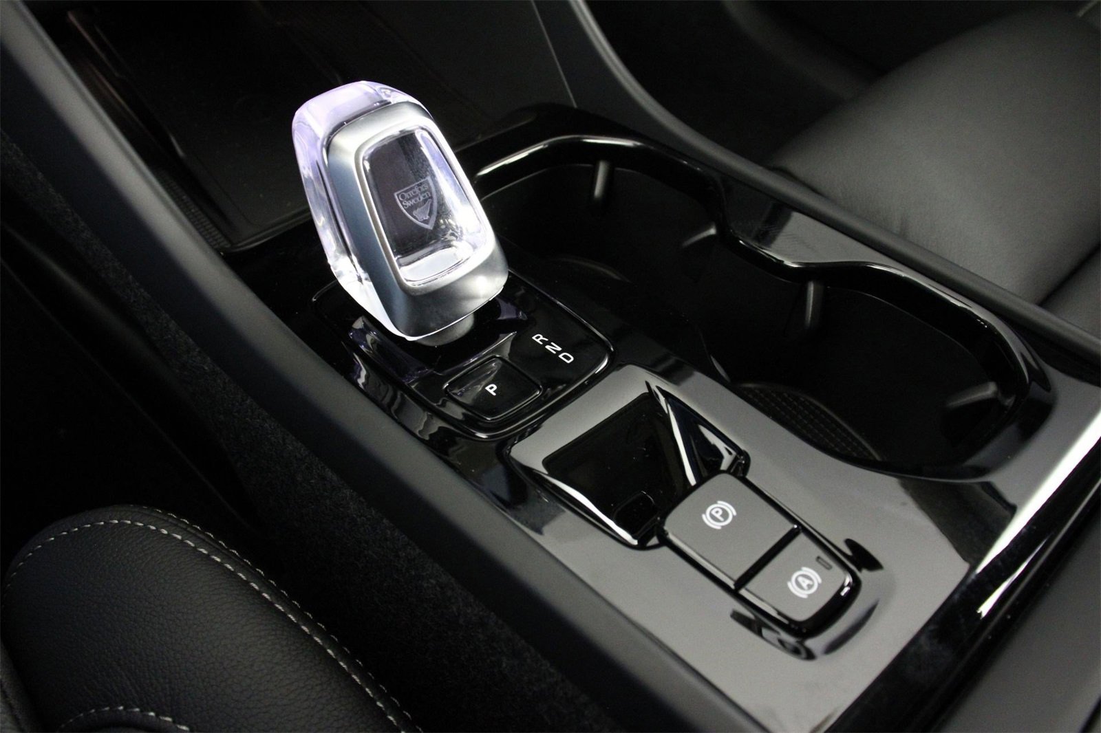 New 2026 Volvo XC40 B5 Ultra w/ Climate Package image 7