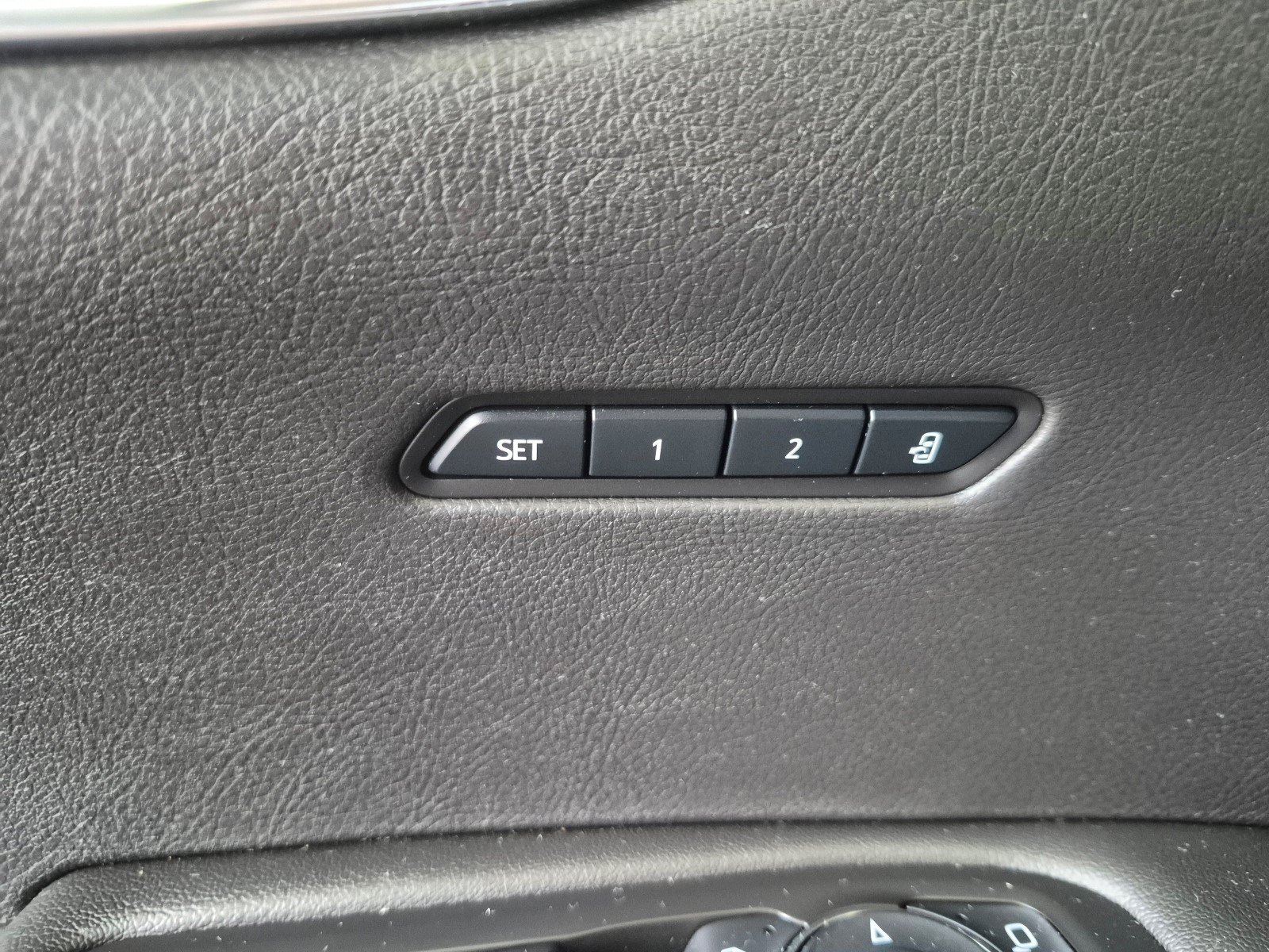 Certified 2024 Cadillac XT6 Luxury AWD/4WD image 15