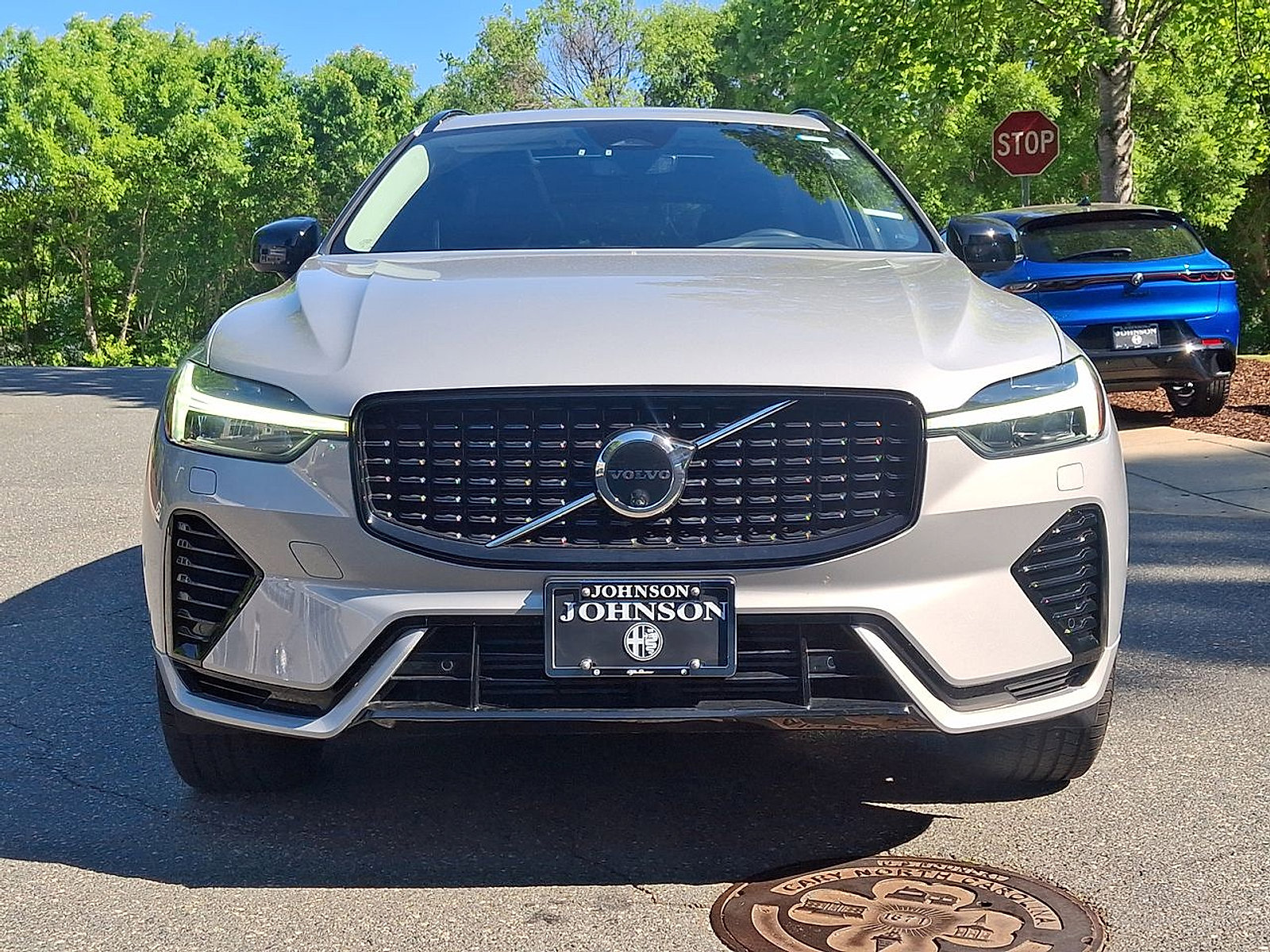Used 2023 Volvo XC60 T8 Ultimate w/ Climate Package AWD/4WD image 28