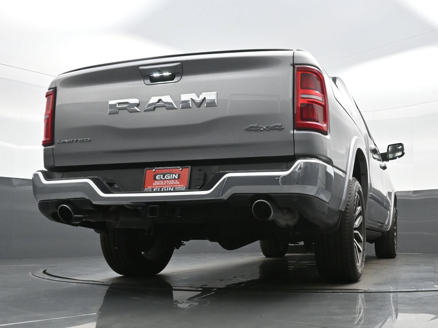 Used 2025 RAM 1500 Limited AWD/4WD image 32